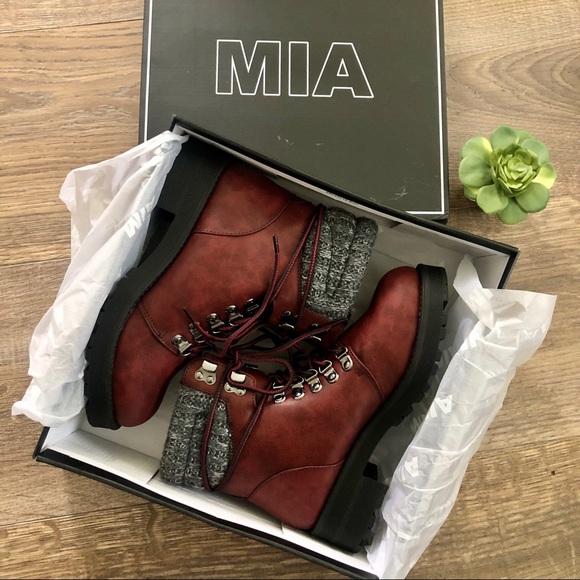 sz6.5,7 MIA Maylynn Maroon Shearling Boots - Picture 8 of 8